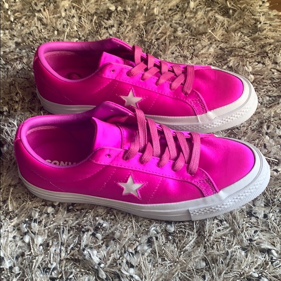 Converse magenta hot pink one star satin sneakers - Picture 2 of 9